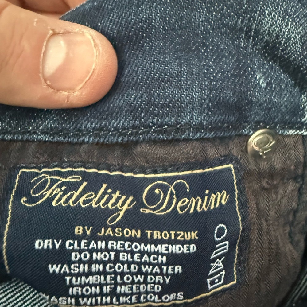 Fidelity Denim Women’s Straight Leg Jeans in Dark Blue - Picture 3 of 6